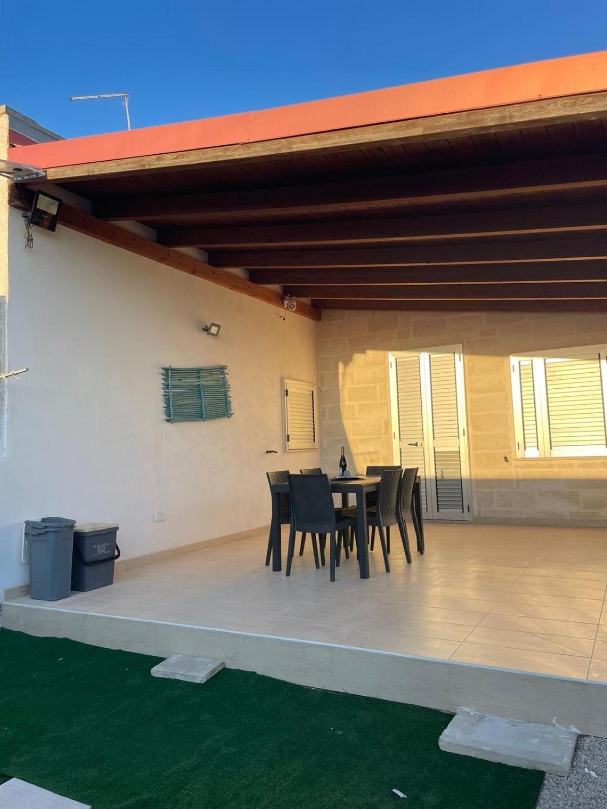 Lu Sole, Lu Mare E Lu Ientu Vila Torre Lapillo Exterior foto