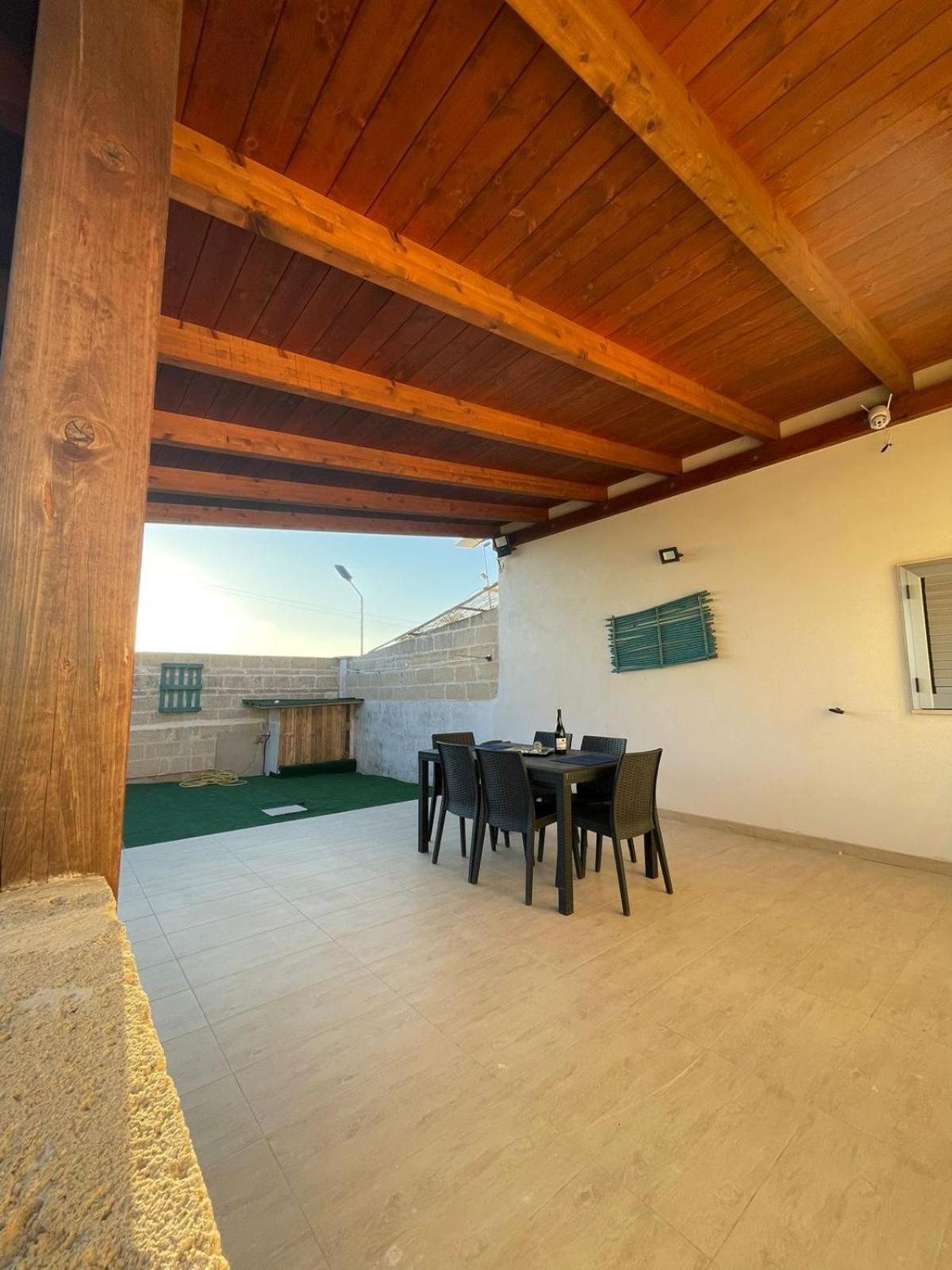 Lu Sole, Lu Mare E Lu Ientu Vila Torre Lapillo Exterior foto